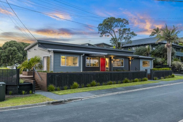 Photo of property in 2 Claude Road, Stanmore Bay, Whangaparaoa, 0932