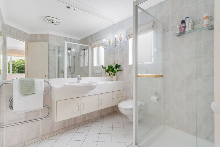 Photo of property in 35 Mccahill Views, Botany Downs, Auckland, 2010