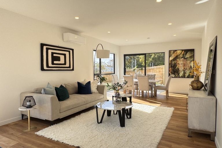 Photo of property in 21d Barron Drive, Green Bay, Auckland, 0604