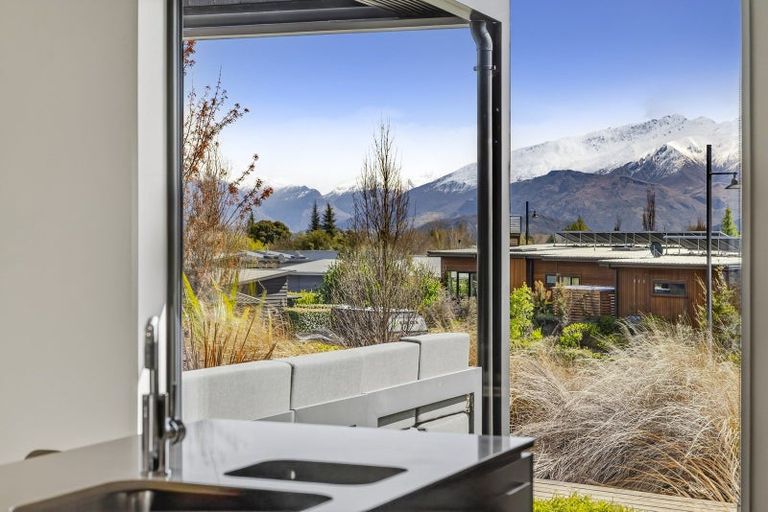 Photo of property in 15 Kereru Crescent, Wanaka, 9305