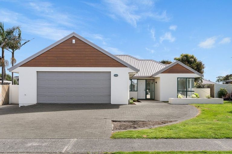 Photo of property in 94 Santa Monica Drive, Papamoa Beach, Papamoa, 3118