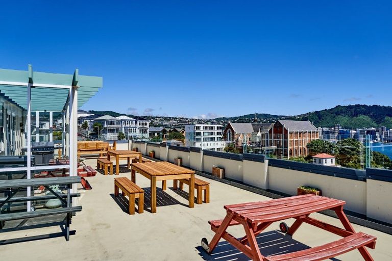 Photo of property in Jerningham Apartments, 20 Oriental Terrace, Oriental Bay, Wellington, 6011