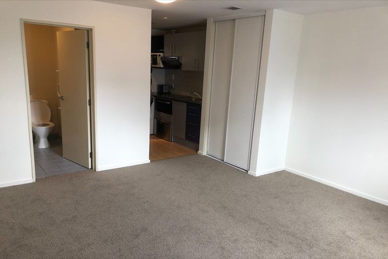 Photo of property in 2n/17 Crown Lynn Place, New Lynn, Auckland, 0600