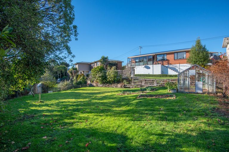 Photo of property in 3 Martin Road, Fairfield, Dunedin, 9018