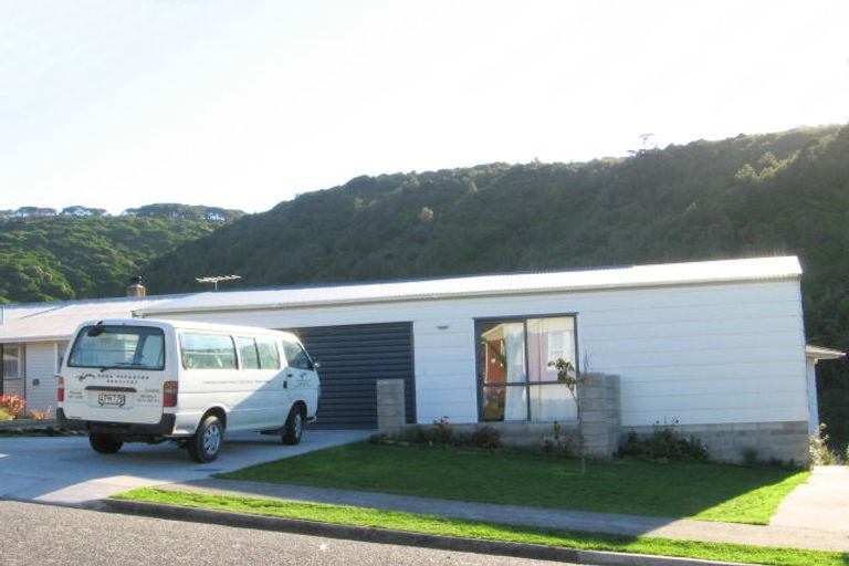 Photo of property in 6 Mahinawa Street, Takapuwahia, Porirua, 5022