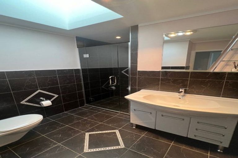 Photo of property in 5 Barton Place, Orewa, 0931