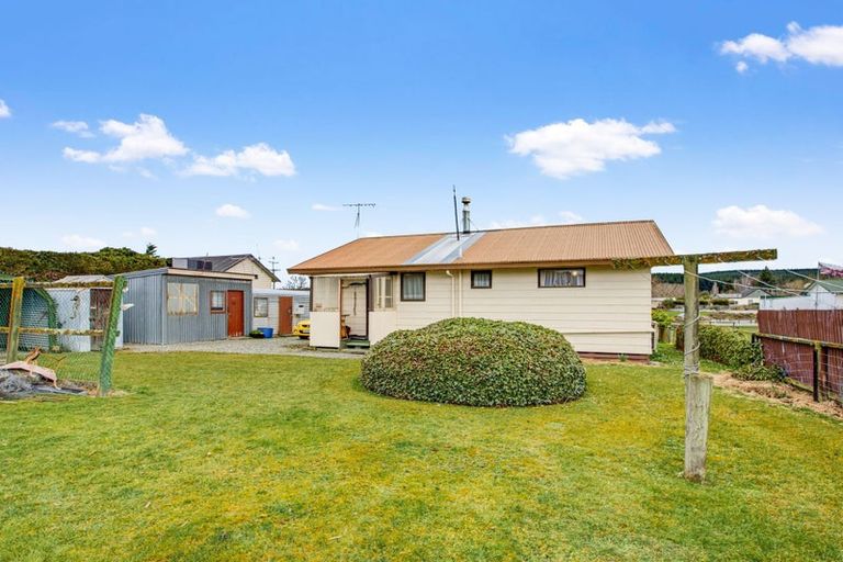 Photo of property in 18 Blaydon Street, Waikaia, 9778