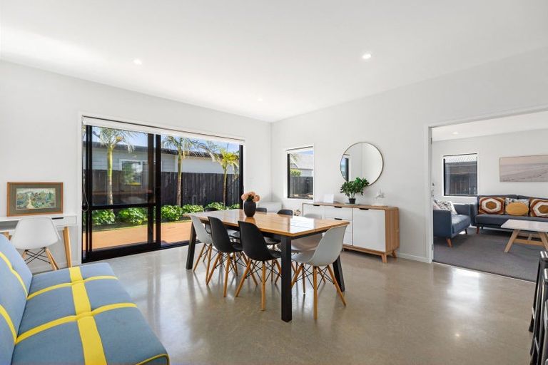 Photo of property in 22 Awatira Drive, Papamoa Beach, Papamoa, 3118