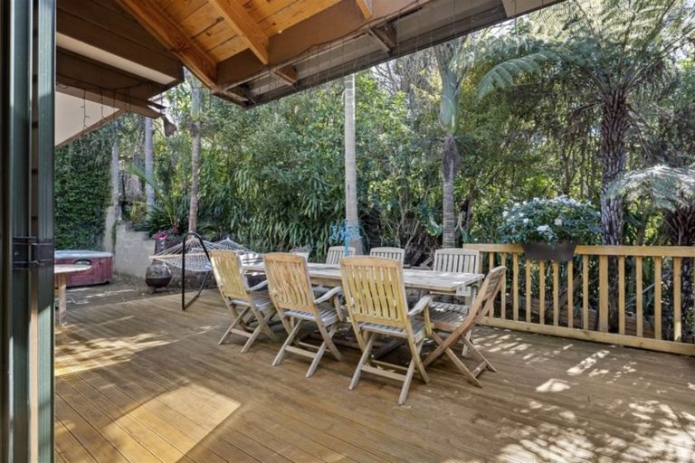 Photo of property in 24a Seaview Avenue, Northcote, Auckland, 0627