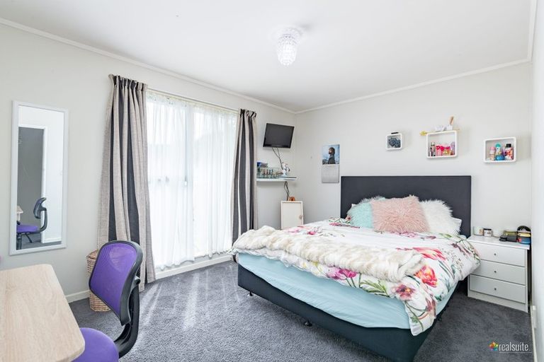 Photo of property in 17b Gemstone Drive, Birchville, Upper Hutt, 5018