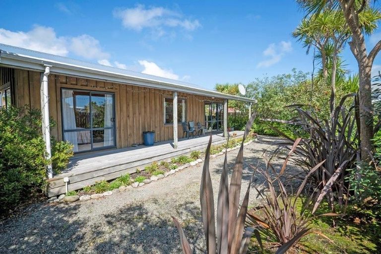 Photo of property in 31 Ngahue Crescent, Carters Beach, Westport, 7825