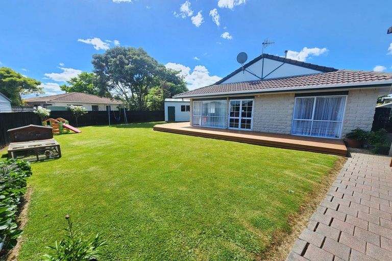 Photo of property in 24 Willowstream Grove, Cloverlea, Palmerston North, 4412