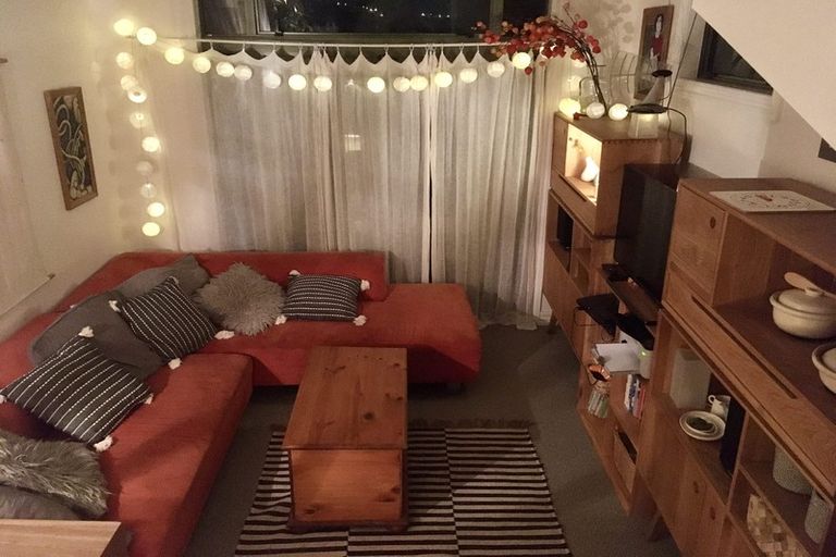 Photo of property in 2/168 Tinakori Road, Thorndon, Wellington, 6011