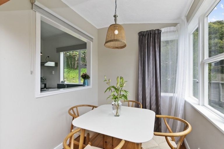 Photo of property in 147 Cockayne Road, Khandallah, Wellington, 6035