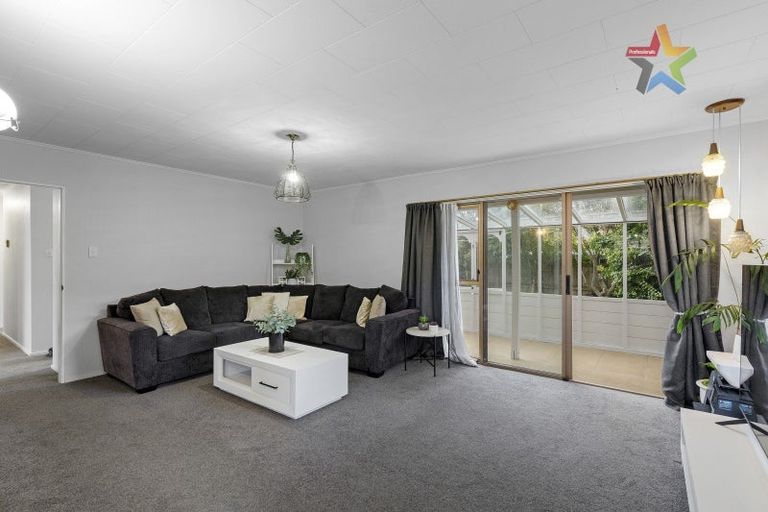 Photo of property in 277a Stokes Valley Road, Stokes Valley, Lower Hutt, 5019