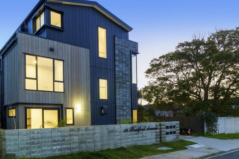 Photo of property in 18a Stratford Avenue, Milford, Auckland, 0620