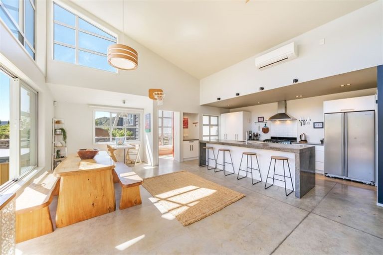 Photo of property in 27 Carlow Grove, Birchville, Upper Hutt, 5018