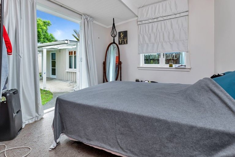 Photo of property in 8 Dinniss Avenue, Regent, Whangarei, 0112