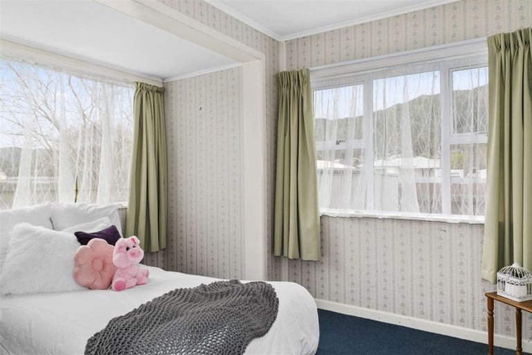 Photo of property in 1/6 Wellington Road, Wainuiomata, Lower Hutt, 5014