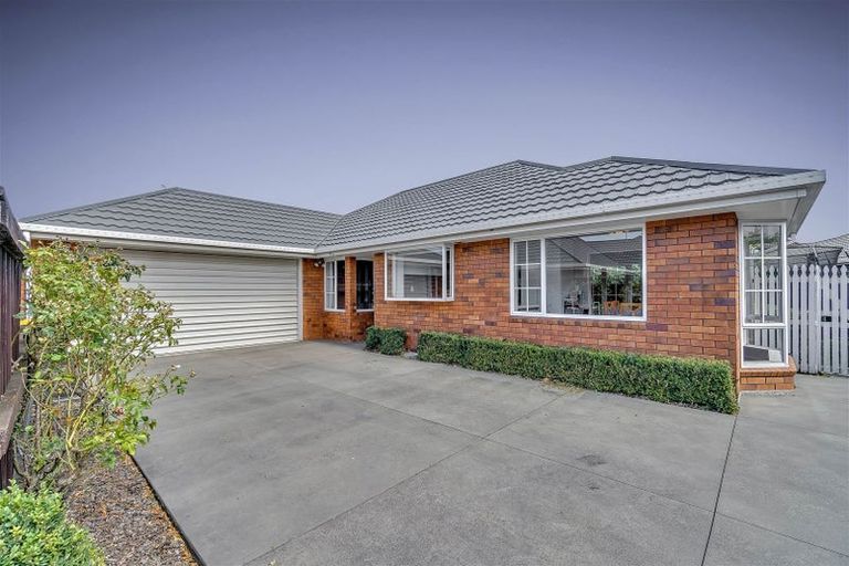 Photo of property in 2/141 Withells Road, Avonhead, Christchurch, 8042