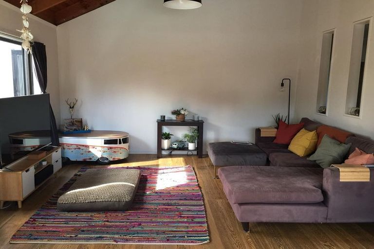 Photo of property in 642b Whangaparaoa Road, Stanmore Bay, Whangaparaoa, 0932