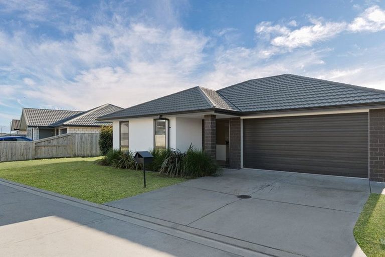 Photo of property in 5 Plate Lane, Papamoa, 3118