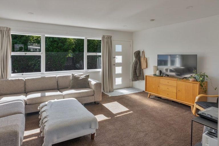 Photo of property in 2/82 Holly Road, St Albans, Christchurch, 8014