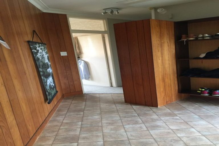 Photo of property in 17 Greenhill Crescent, Pakuranga, Auckland, 2010