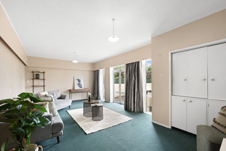 Photo of property in 16 Resthill Crescent, Glenview, Hamilton, 3206