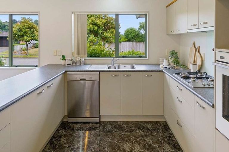 Photo of property in 4 Jeannie Way, Waikanae Beach, Waikanae, 5036