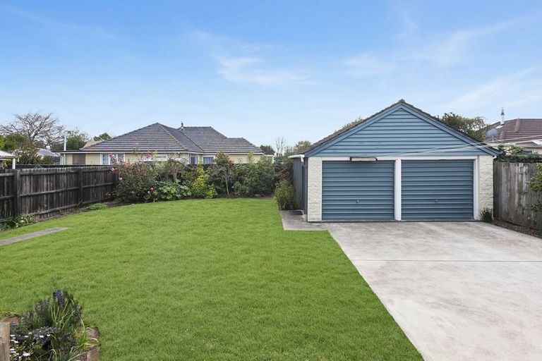 Photo of property in 2 Lothian Street, Ilam, Christchurch, 8041