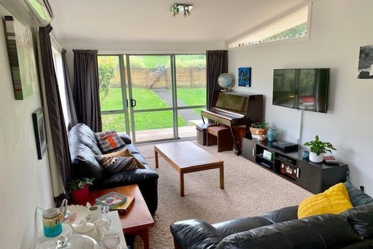 Photo of property in 121 Brian Crescent, Stanmore Bay, Whangaparaoa, 0932