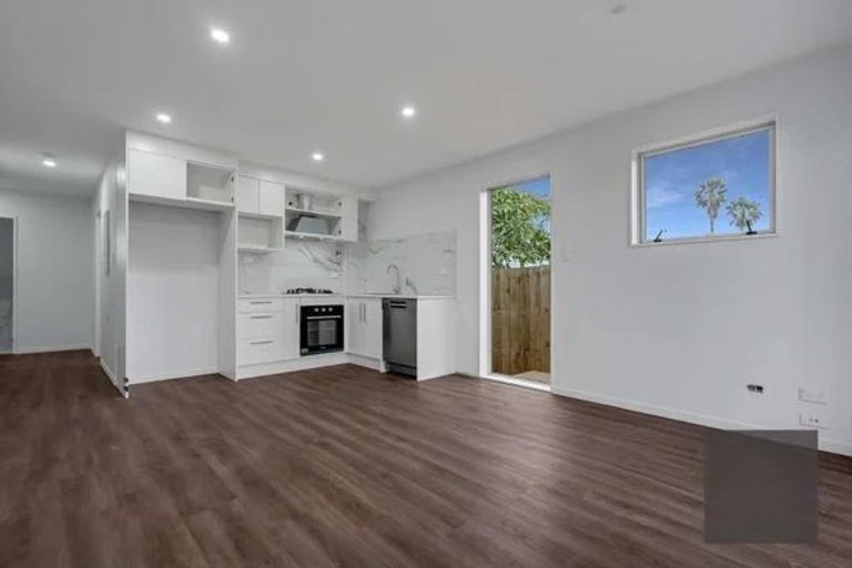 Photo of property in 305f Porchester Road, Takanini, 2112