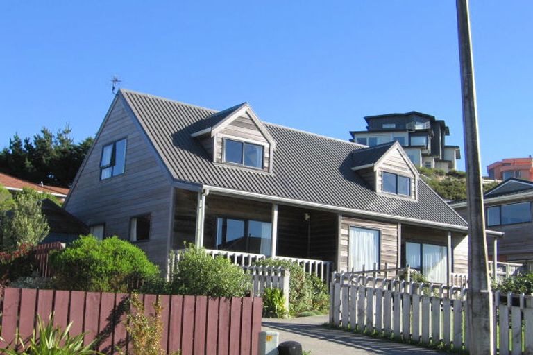 Photo of property in 9 Shastri Terrace, Khandallah, Wellington, 6035