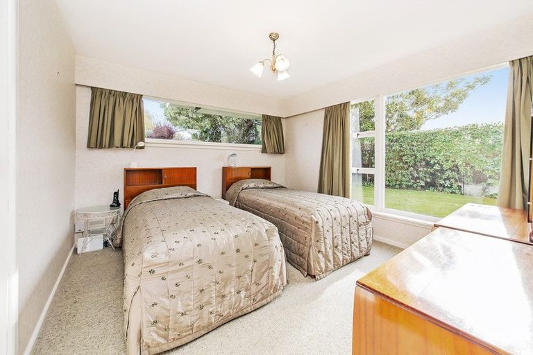 Photo of property in 10 Burrows Place, Ilam, Christchurch, 8041