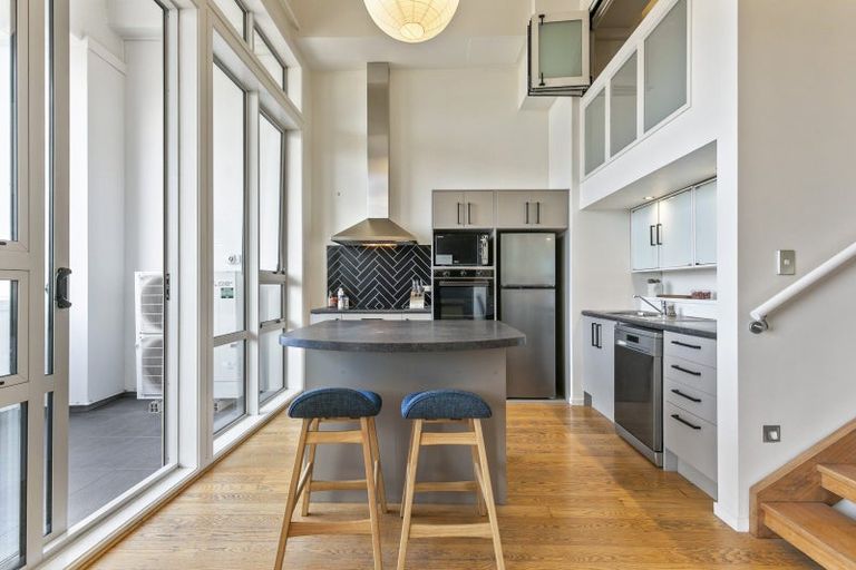 Photo of property in Stadium Garden Flats, 114/107 Thorndon Quay, Pipitea, Wellington, 6011