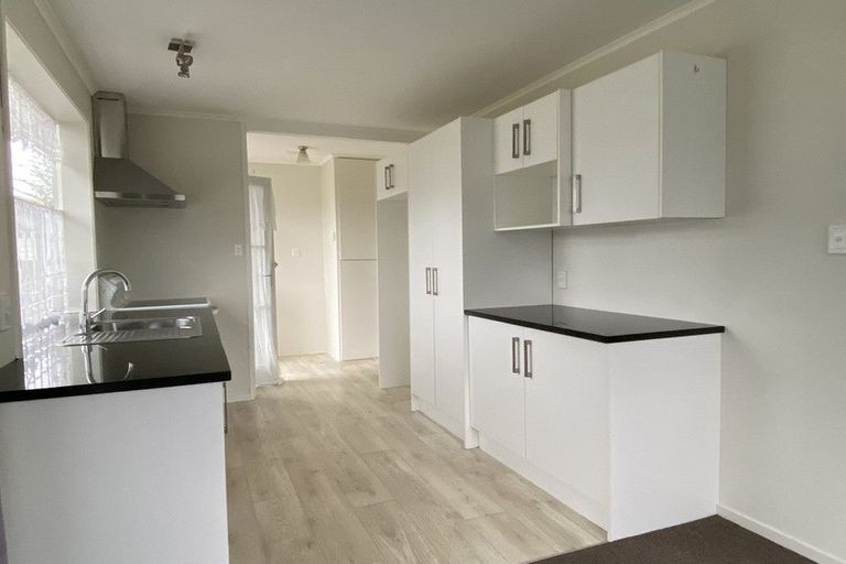 Photo of property in 21 Adel Place, Weymouth, Auckland, 2103