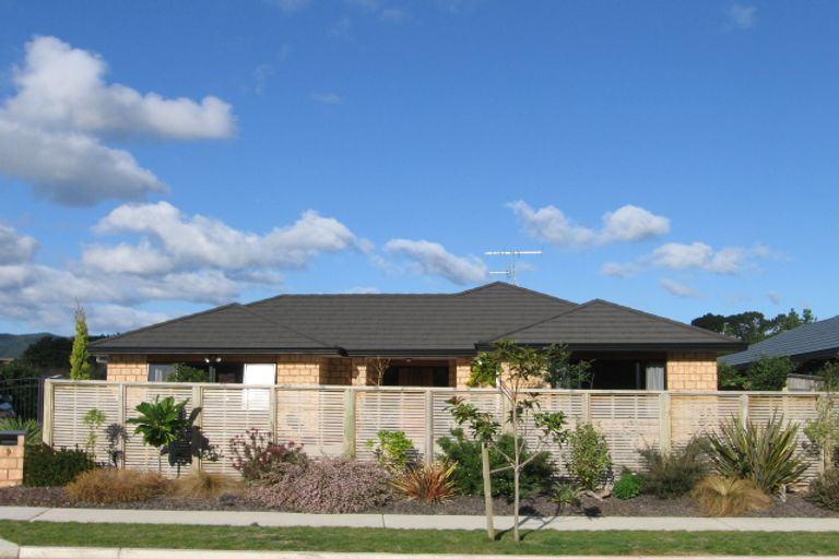 Photo of property in 7 Leanne Way, Waikanae Beach, Waikanae, 5036