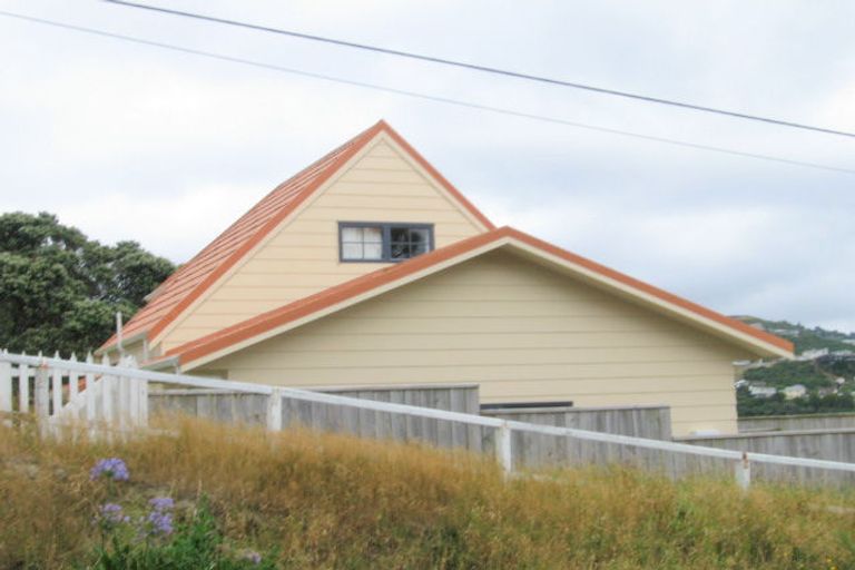 Photo of property in 60 Mills Road, Brooklyn, Wellington, 6021