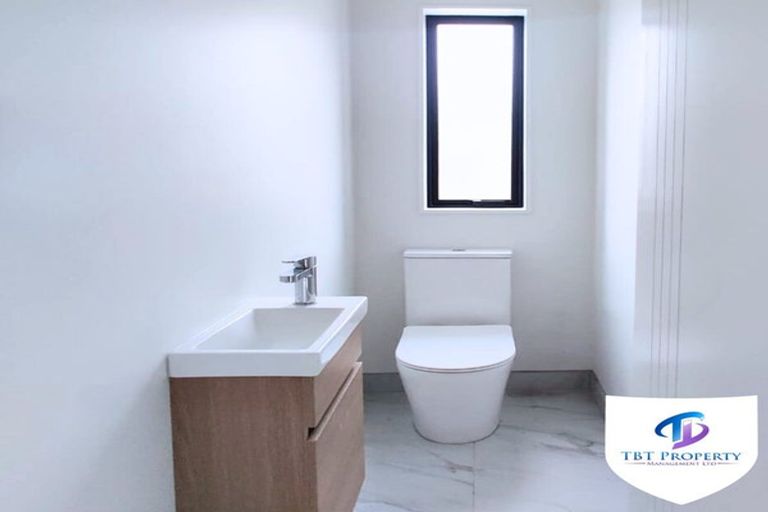 Photo of property in 3/11 Stottholm Road, Titirangi, Auckland, 0604