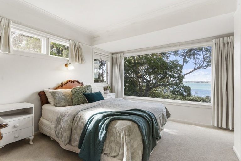 Photo of property in 16 Tui Vale Road, Shelly Park, Auckland, 2014