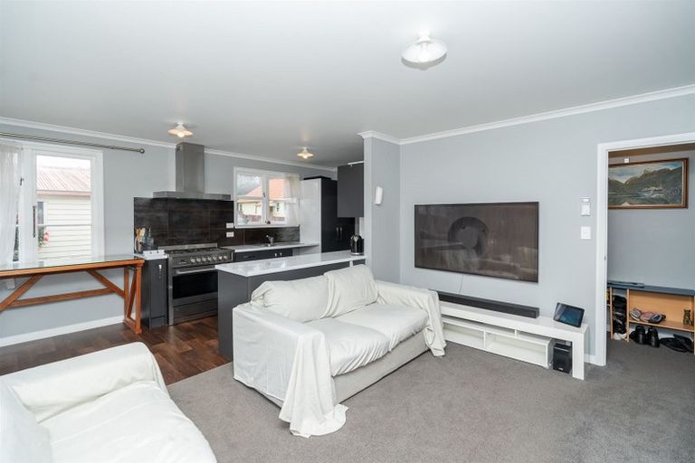 Photo of property in 126 Fairfield Road, Fairfield, Hamilton, 3214