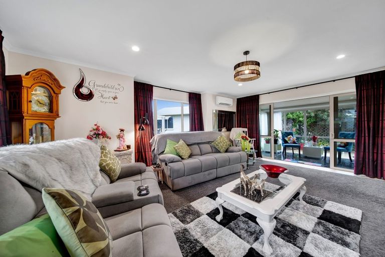 Photo of property in 24 Park Lane, Waitara, 4320