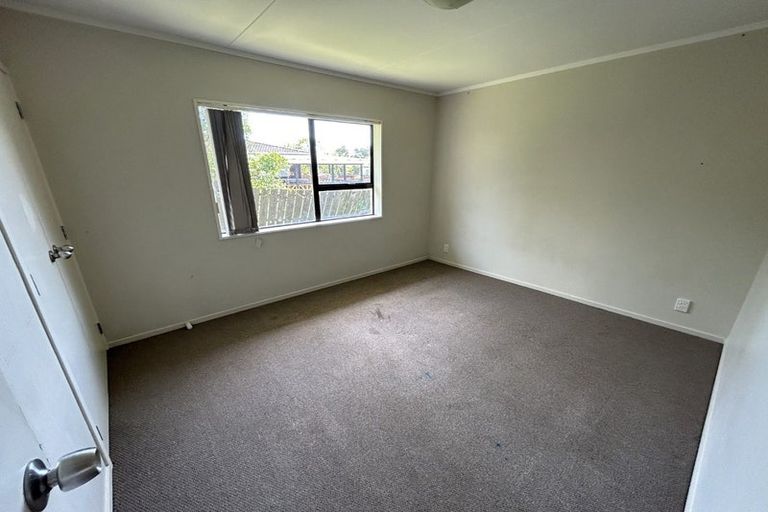 Photo of property in 2/355 Roscommon Road, Clendon Park, Auckland, 2103