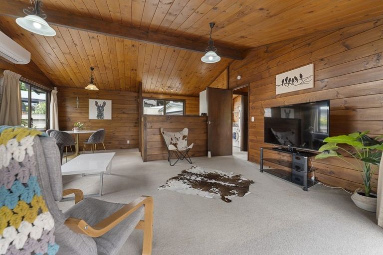 Photo of property in 12 Cargill Place, Frankleigh Park, New Plymouth, 4310