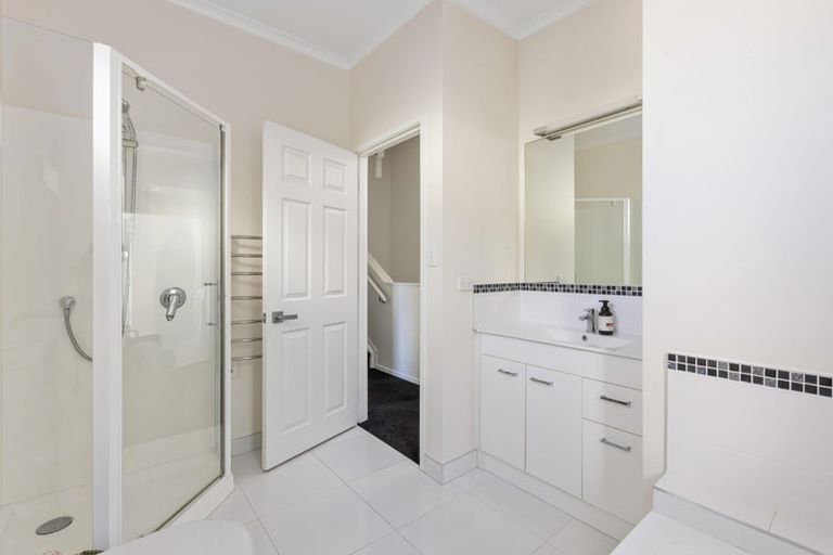 Photo of property in 78 Pemberton Avenue, Bayview, Auckland, 0629