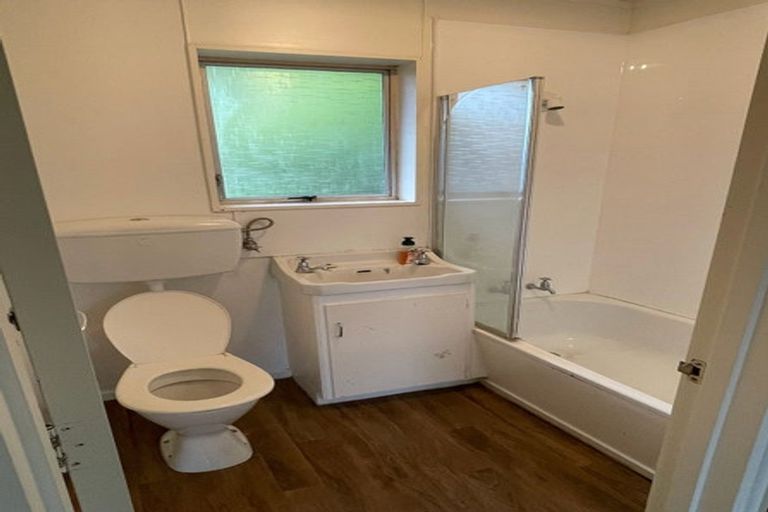 Photo of property in 2/13 Copley Street, New Lynn, Auckland, 0600