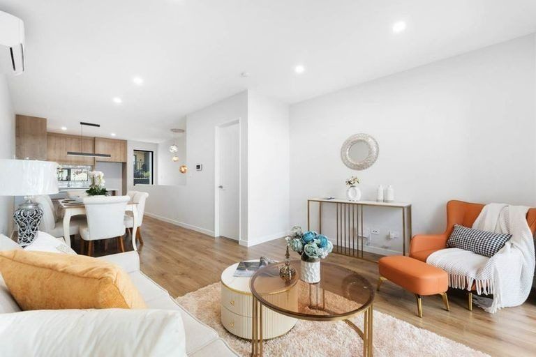 Photo of property in 7 Arura Place, Massey, Auckland, 0614