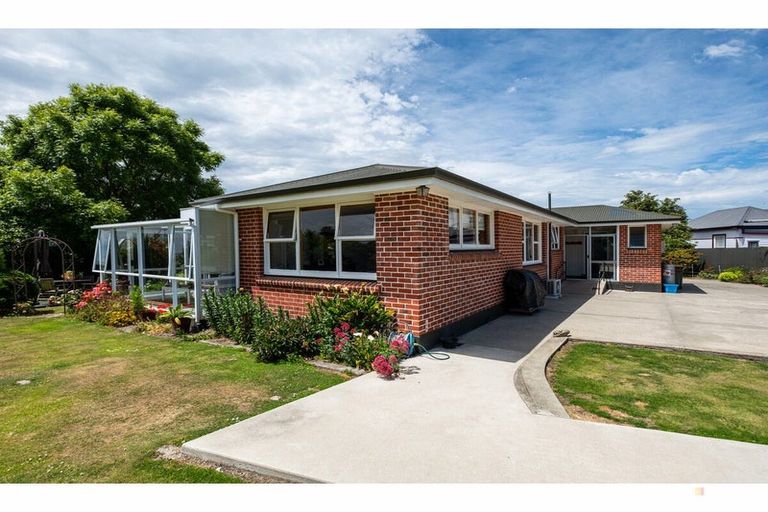 Photo of property in 76 Rhodes Street, Waimate, 7924