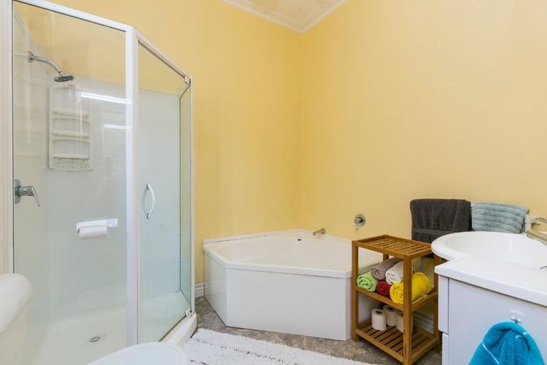 Photo of property in 30 Luxford Street, Berhampore, Wellington, 6023